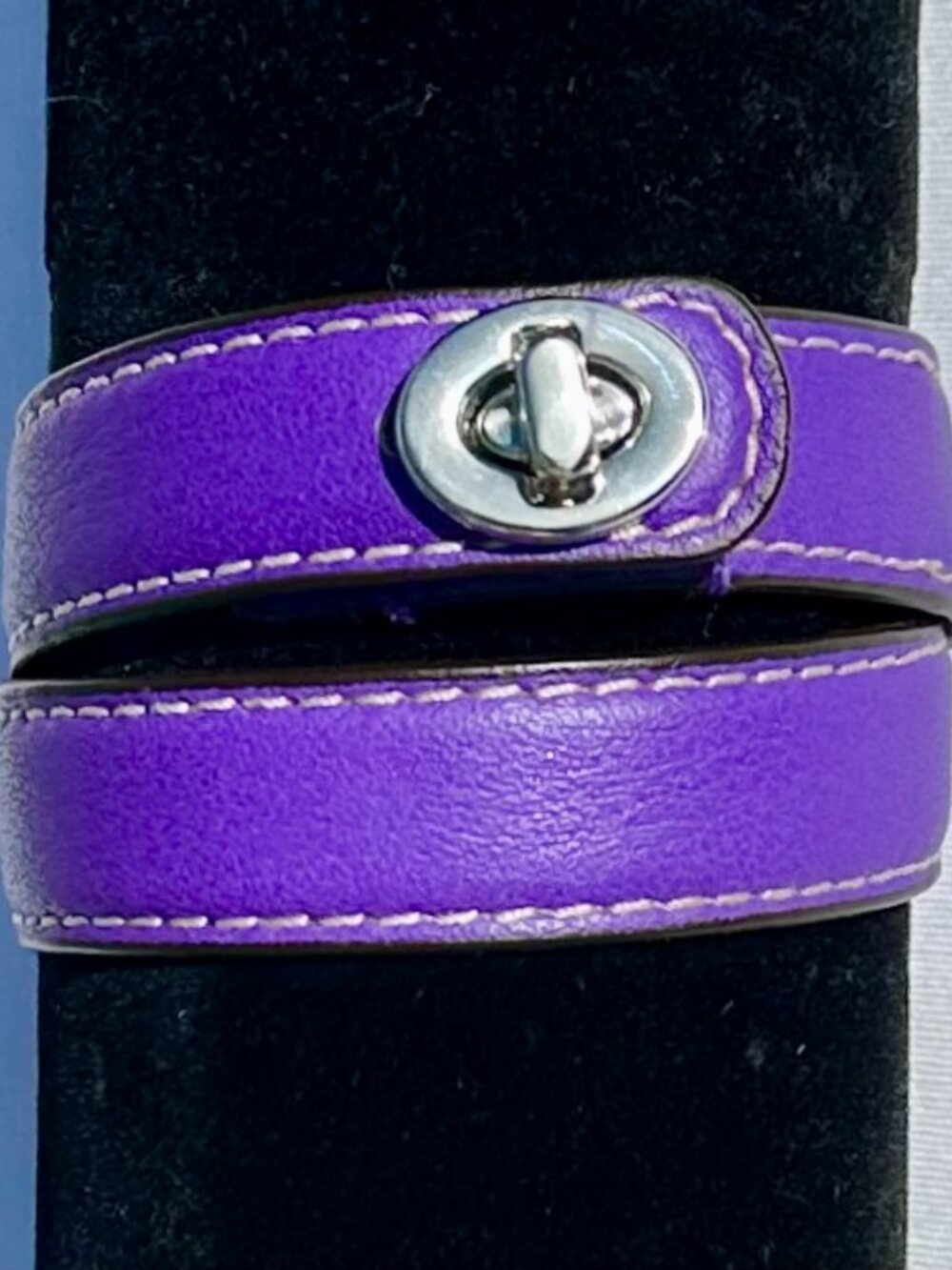 COACH Purple Leather Double Wrap Bracelet with Silver Turnlock - Picture 2 of 7